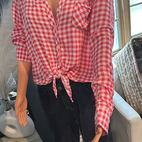 Aeropostale Red and White Notched Collar Button Down Shirt - Picture 5 of 11